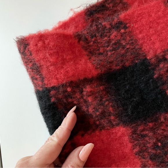 Buffalo Plaid, Cozy, Chunky Fringe Trimmed Ends, Red & Black, Wrap, Lap Blanket - Picture 6 of 7